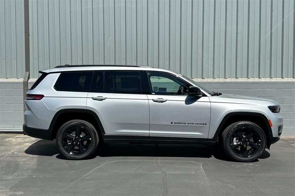 new 2025 Jeep Grand Cherokee L car, priced at $40,426