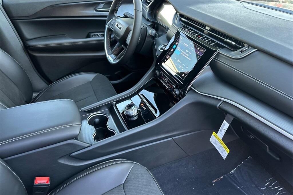new 2025 Jeep Grand Cherokee car, priced at $39,791