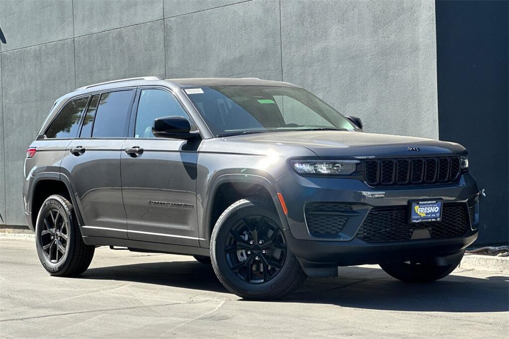 new 2025 Jeep Grand Cherokee car, priced at $39,791