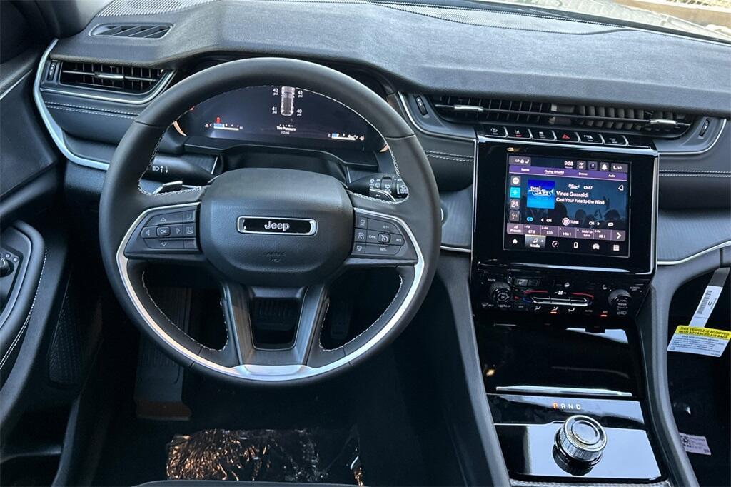 new 2025 Jeep Grand Cherokee car, priced at $39,791