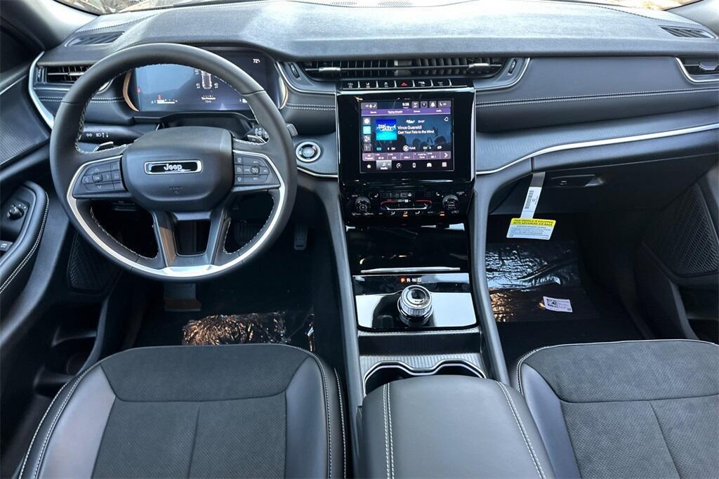 new 2025 Jeep Grand Cherokee car, priced at $39,791