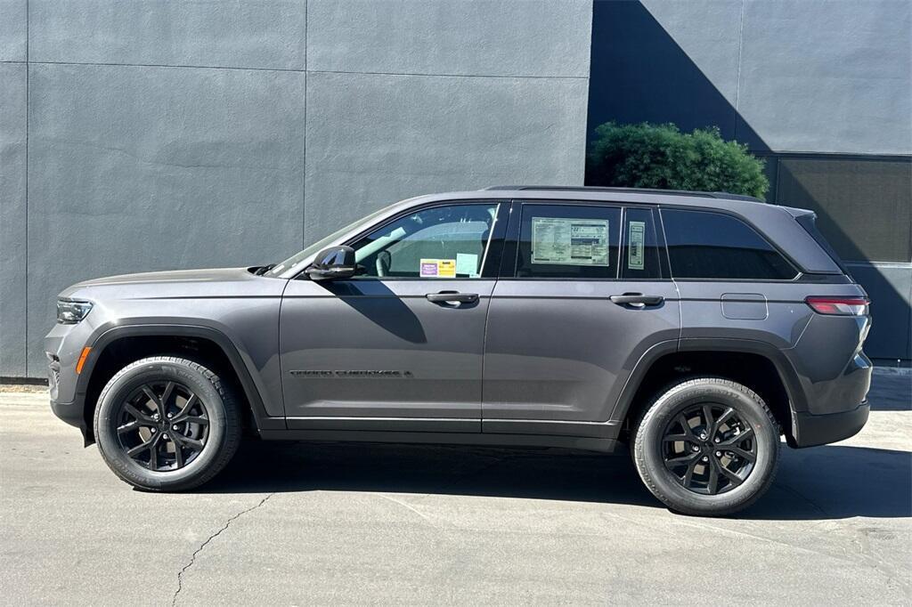 new 2025 Jeep Grand Cherokee car, priced at $39,791