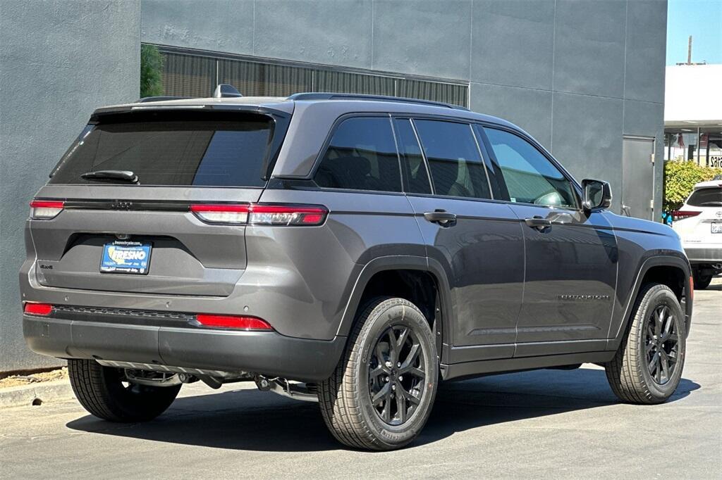 new 2025 Jeep Grand Cherokee car, priced at $39,791