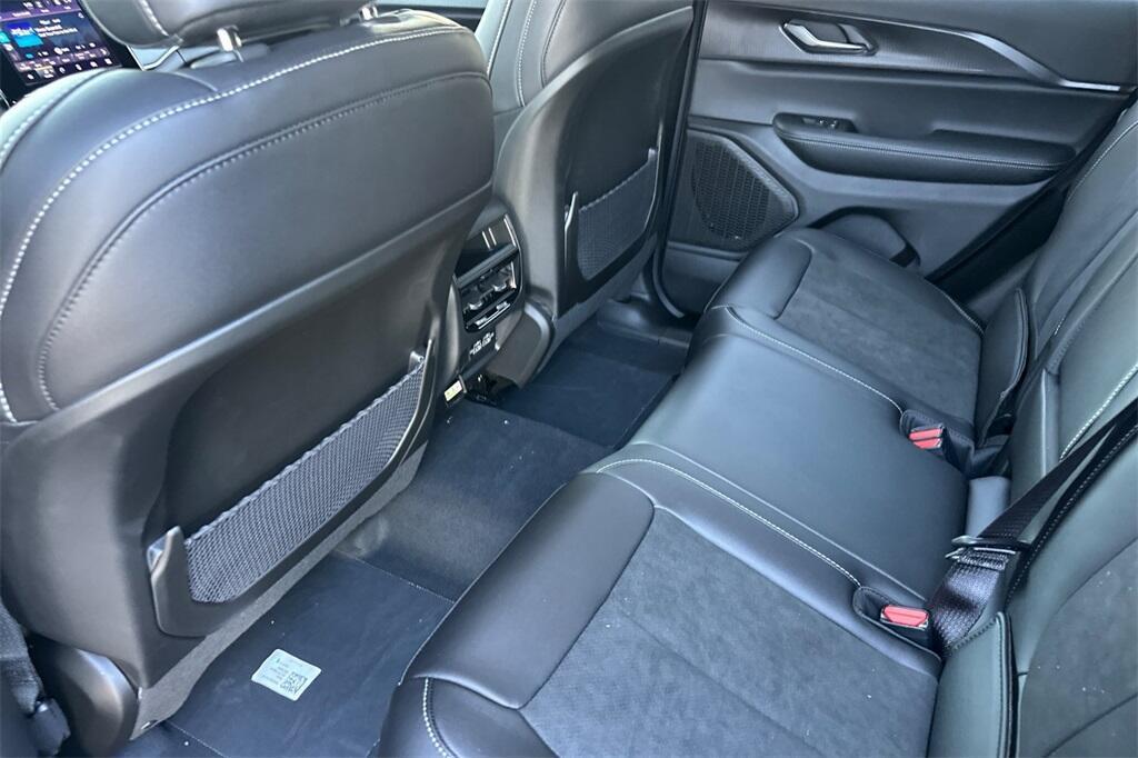 new 2025 Jeep Grand Cherokee car, priced at $39,791
