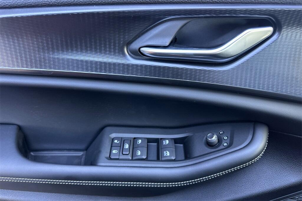 new 2025 Jeep Grand Cherokee L car, priced at $40,975