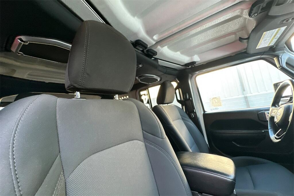 used 2022 Jeep Wrangler Unlimited car, priced at $29,137