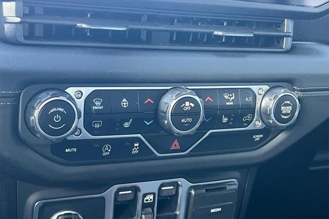 new 2025 Jeep Wrangler car, priced at $55,073