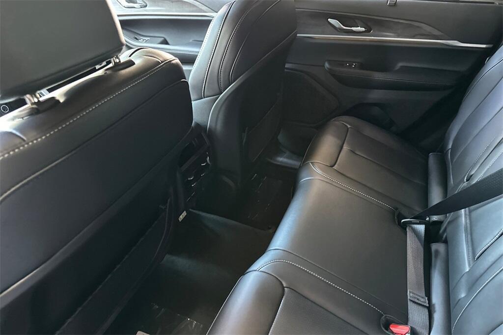 new 2025 Jeep Grand Cherokee car, priced at $46,386