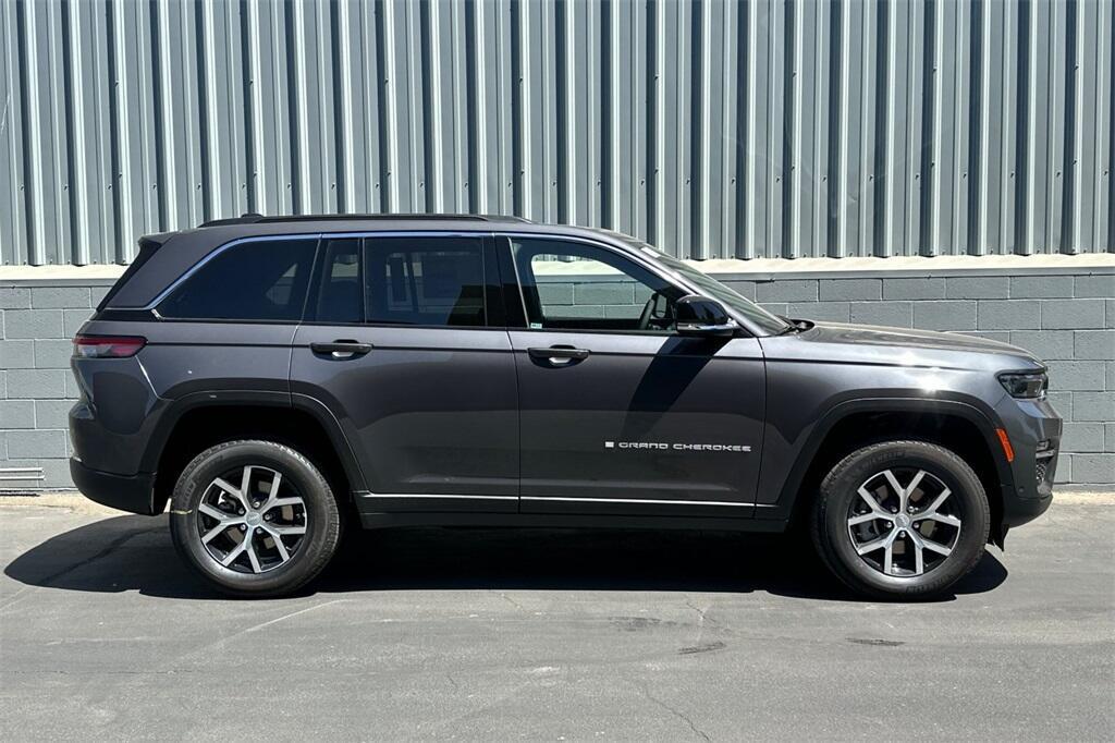 new 2025 Jeep Grand Cherokee car, priced at $46,386