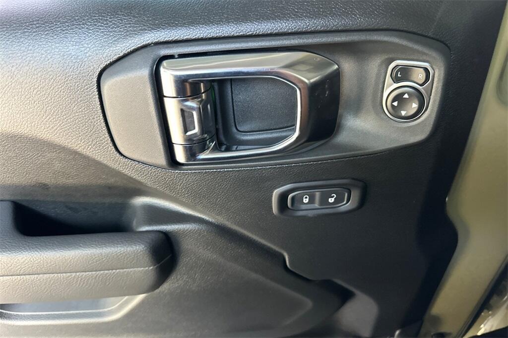 new 2025 Jeep Wrangler car, priced at $54,435