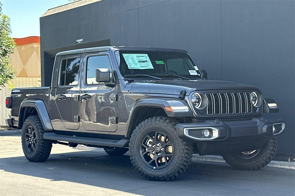 new 2025 Jeep Gladiator car, priced at $42,291