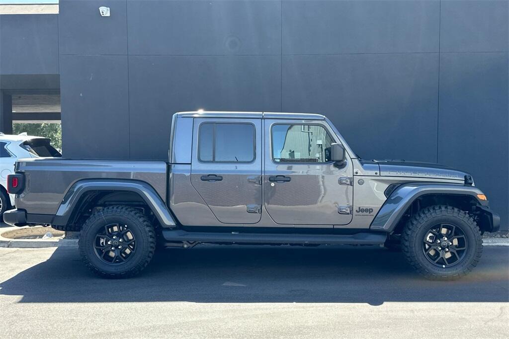 new 2025 Jeep Gladiator car, priced at $42,291