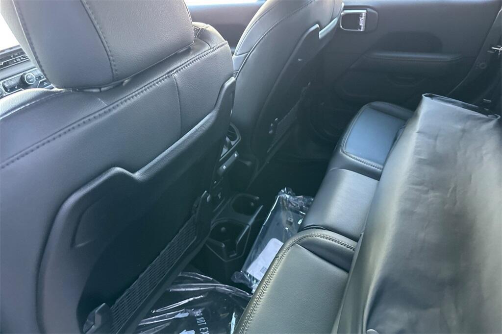 new 2025 Jeep Gladiator car, priced at $42,291