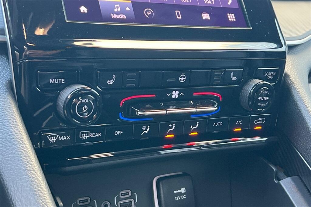 new 2025 Jeep Grand Cherokee car, priced at $39,530