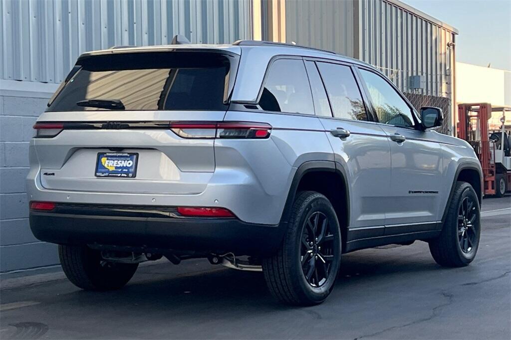 new 2025 Jeep Grand Cherokee car, priced at $39,530