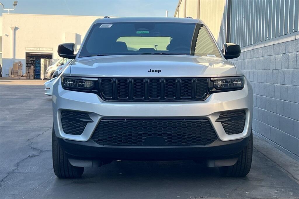 new 2025 Jeep Grand Cherokee car, priced at $39,530