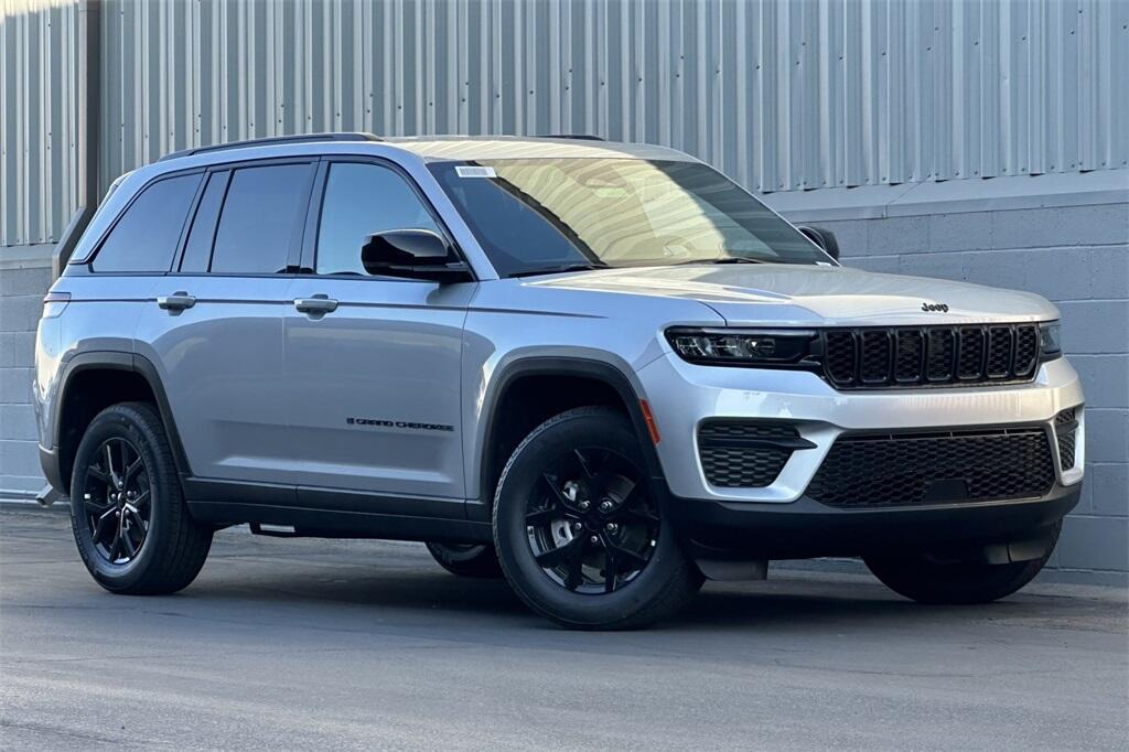 new 2025 Jeep Grand Cherokee car, priced at $39,530