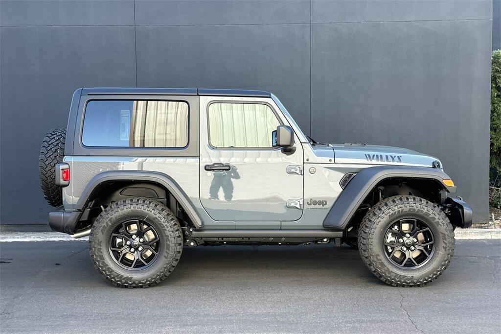 new 2025 Jeep Wrangler car, priced at $44,572