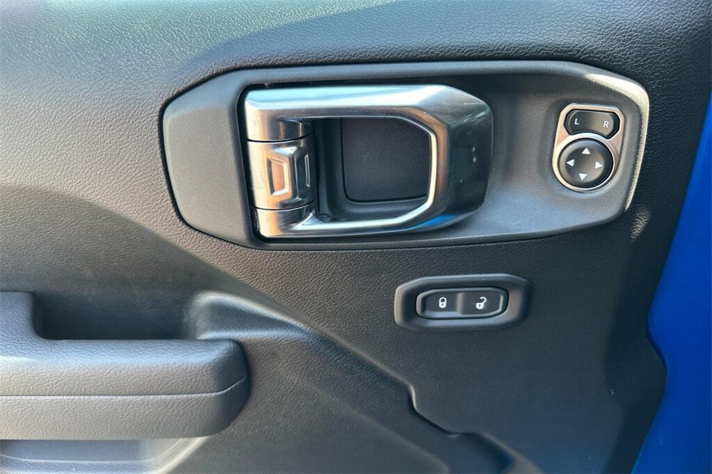 new 2025 Jeep Gladiator car, priced at $50,860