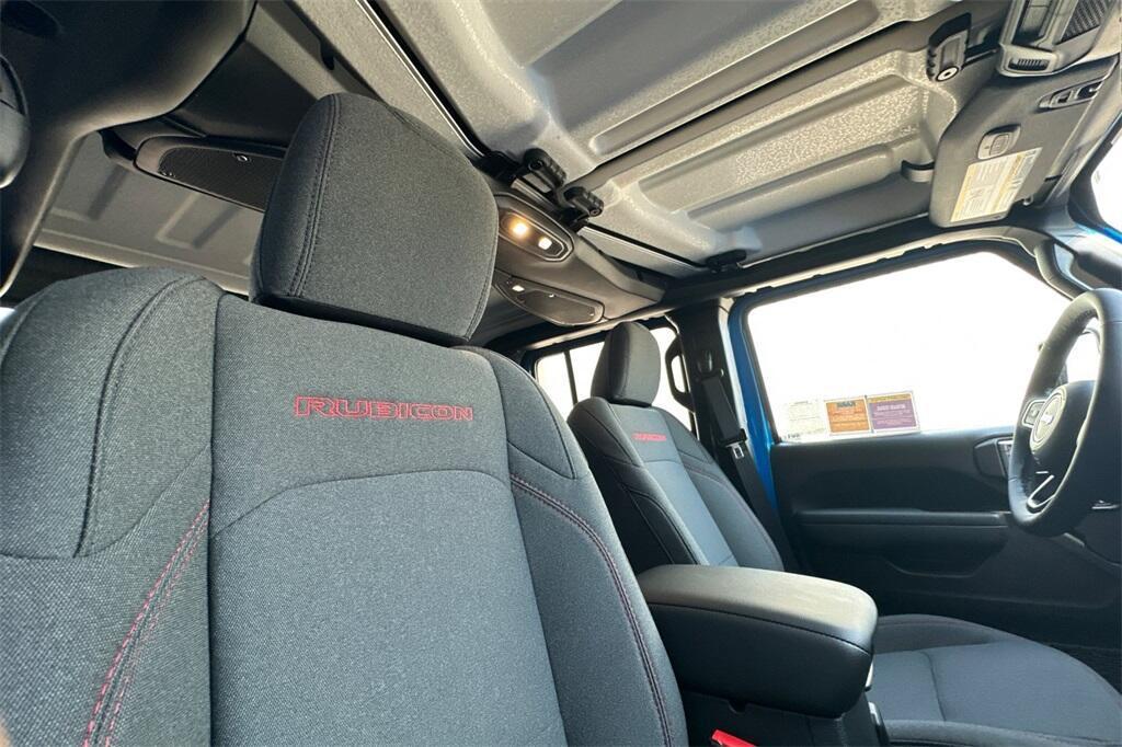 new 2025 Jeep Gladiator car, priced at $50,860