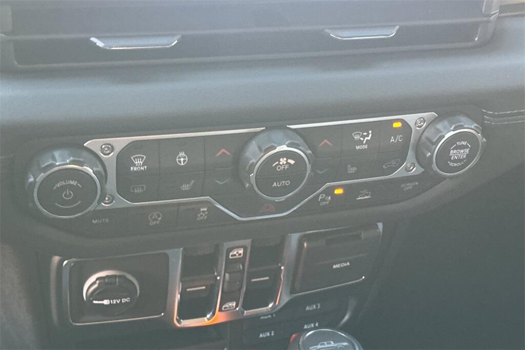 new 2025 Jeep Gladiator car, priced at $44,420