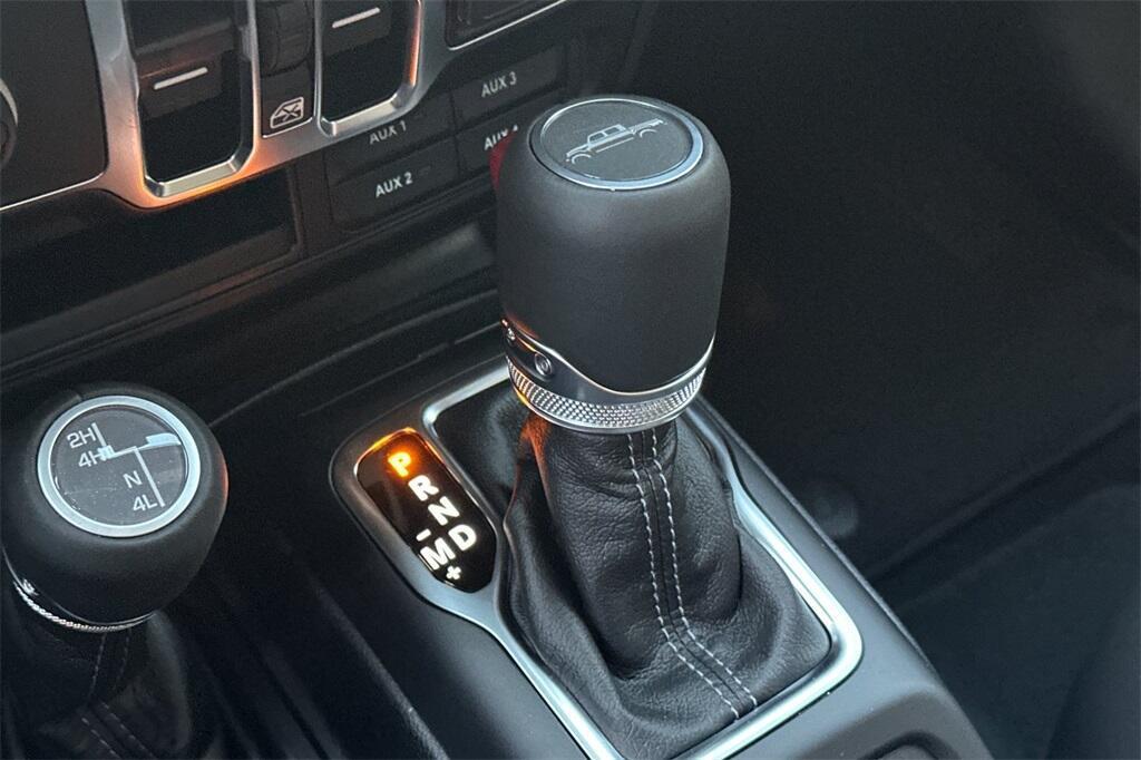 new 2025 Jeep Gladiator car, priced at $44,420