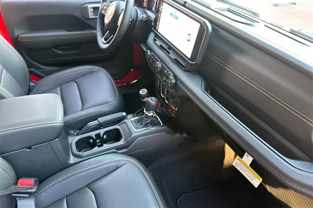 new 2025 Jeep Gladiator car, priced at $44,420