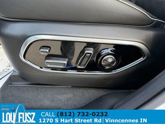 new 2025 Jeep Grand Cherokee car, priced at $63,707