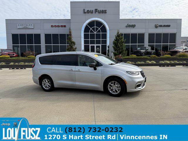 used 2024 Chrysler Pacifica car, priced at $31,270