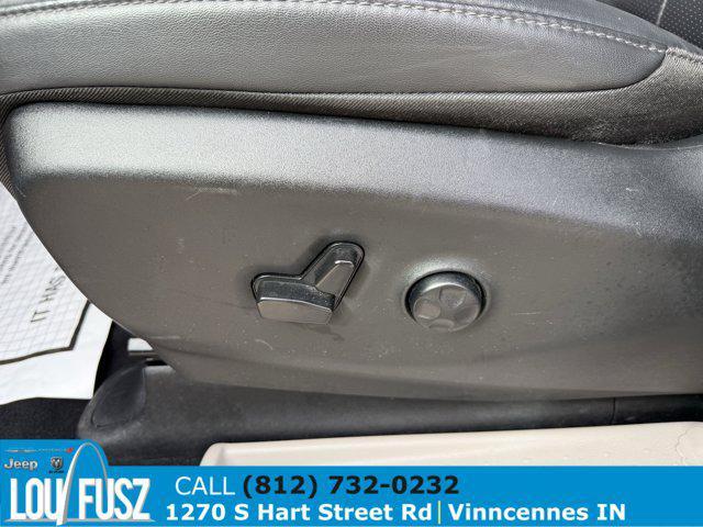 used 2024 Chrysler Pacifica car, priced at $29,884