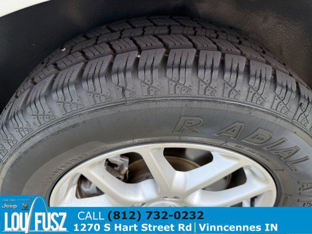 used 2024 Chrysler Pacifica car, priced at $29,884