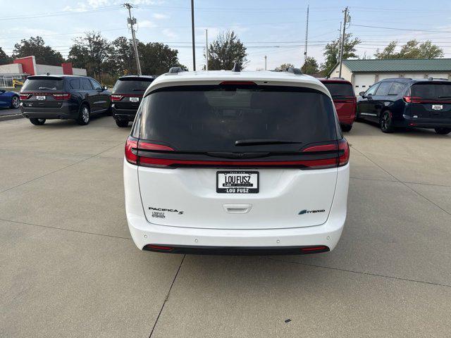 new 2024 Chrysler Pacifica Hybrid car, priced at $59,242