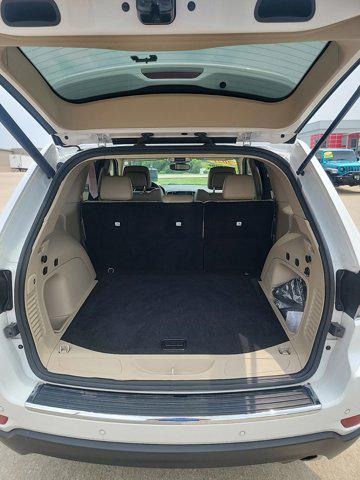 used 2021 Jeep Grand Cherokee car, priced at $23,357