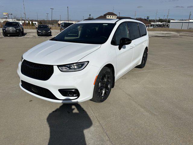 new 2025 Chrysler Pacifica car, priced at $49,760