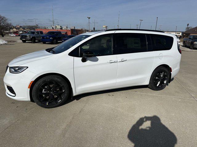 new 2025 Chrysler Pacifica car, priced at $49,760