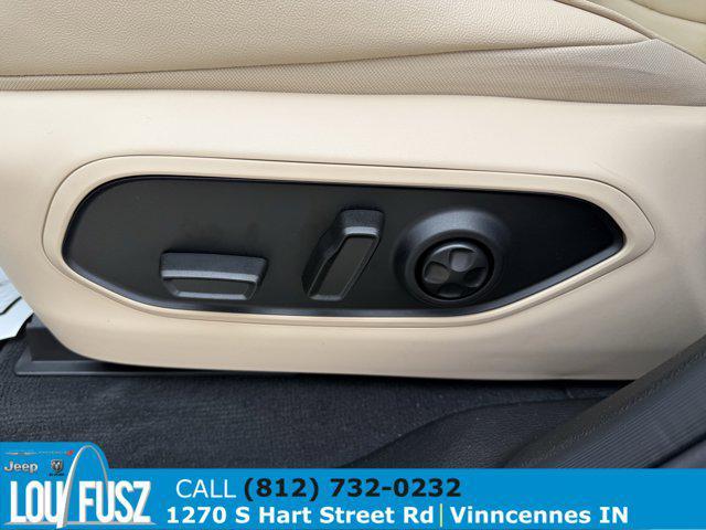 new 2025 Jeep Grand Cherokee car, priced at $49,012