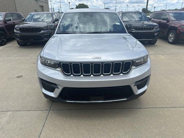 new 2024 Jeep Grand Cherokee car, priced at $42,029