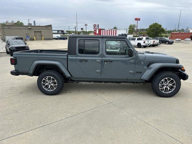 new 2024 Jeep Gladiator car, priced at $47,062