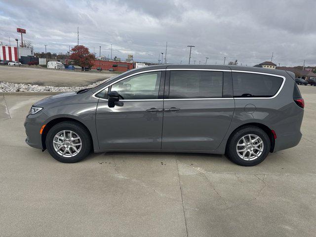 new 2025 Chrysler Pacifica car, priced at $44,965