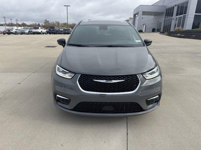 new 2025 Chrysler Pacifica car, priced at $44,965