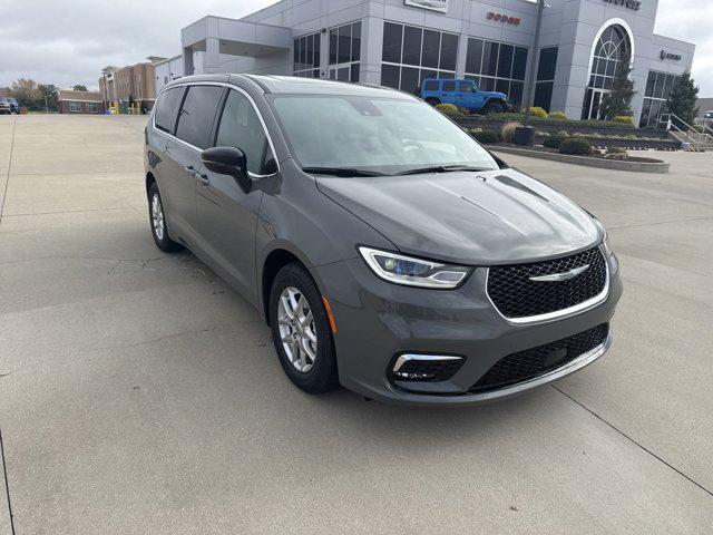 new 2025 Chrysler Pacifica car, priced at $44,965