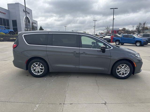 new 2025 Chrysler Pacifica car, priced at $44,965