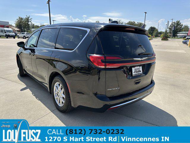 used 2024 Chrysler Pacifica car, priced at $27,984