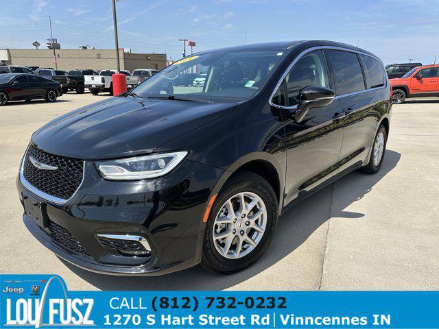 used 2024 Chrysler Pacifica car, priced at $27,984
