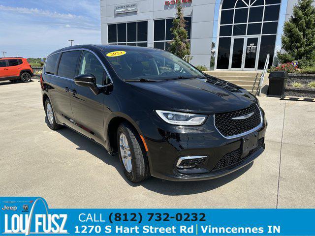 used 2024 Chrysler Pacifica car, priced at $27,984