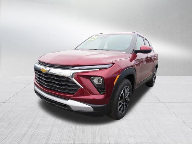 new 2025 Chevrolet TrailBlazer car, priced at $27,812