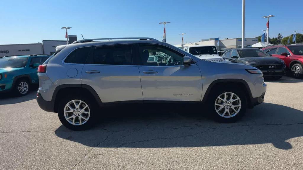 used 2016 Jeep Cherokee car, priced at $10,622