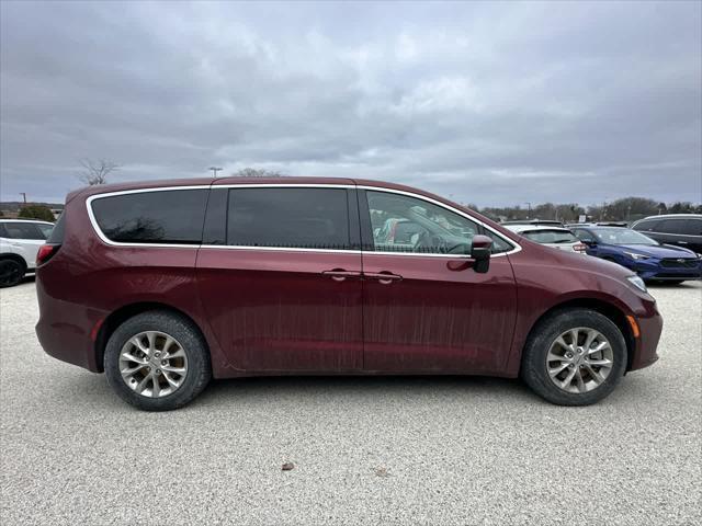 used 2023 Chrysler Pacifica car