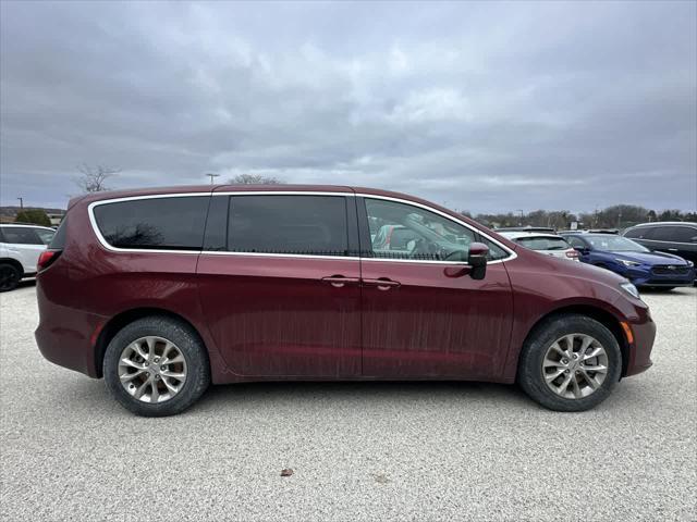 used 2023 Chrysler Pacifica car