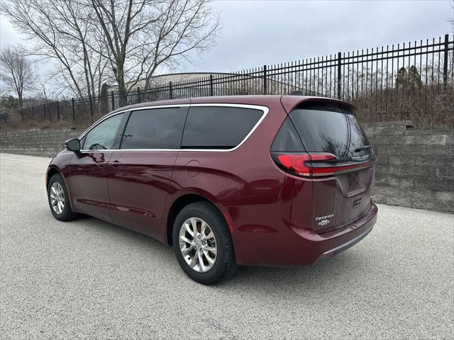 used 2023 Chrysler Pacifica car